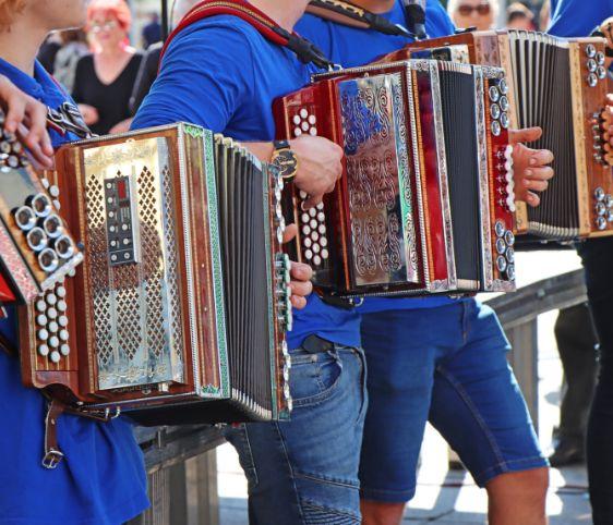c6e41c3a-7bd5-41ee-a447-7404ead98fb8-Celebrating the World's Most Famous Accordion Melodies.jpg